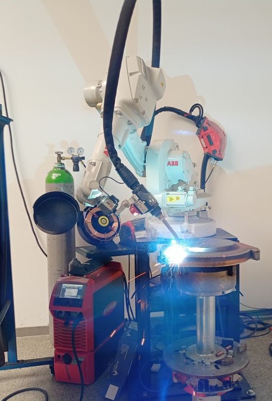robotické navařování hran střižné desky